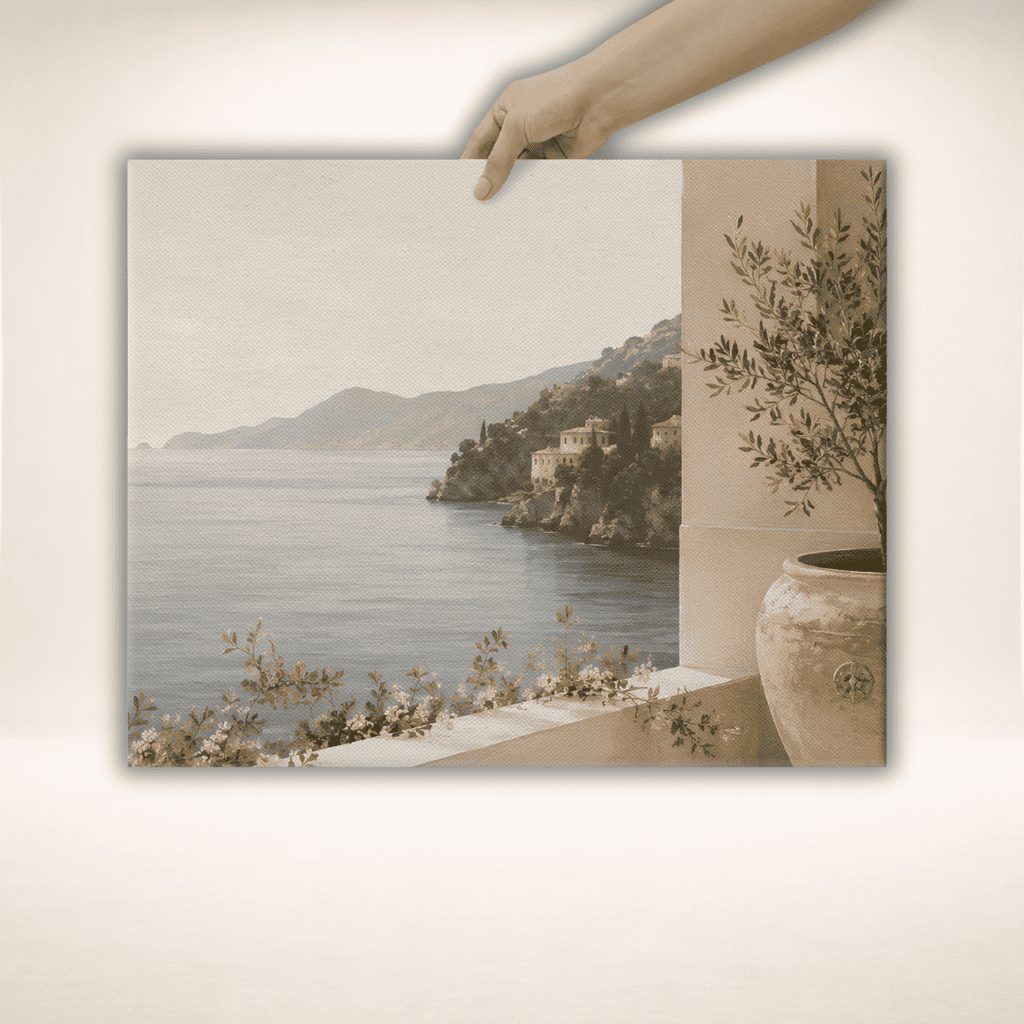 Großes Amalfi Stillness Leinwandbild mit mediterranem Küstenmotiv, von einer Hand gehalten