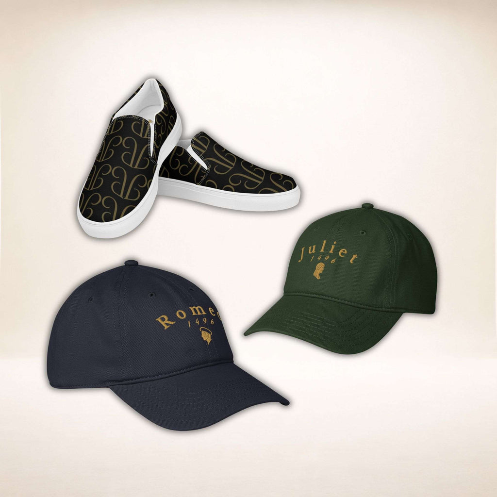 Extras Bundle mit Romeo- und Juliet-Cap sowie schwarz-goldfarbenen Monogram Luxe Sneakern