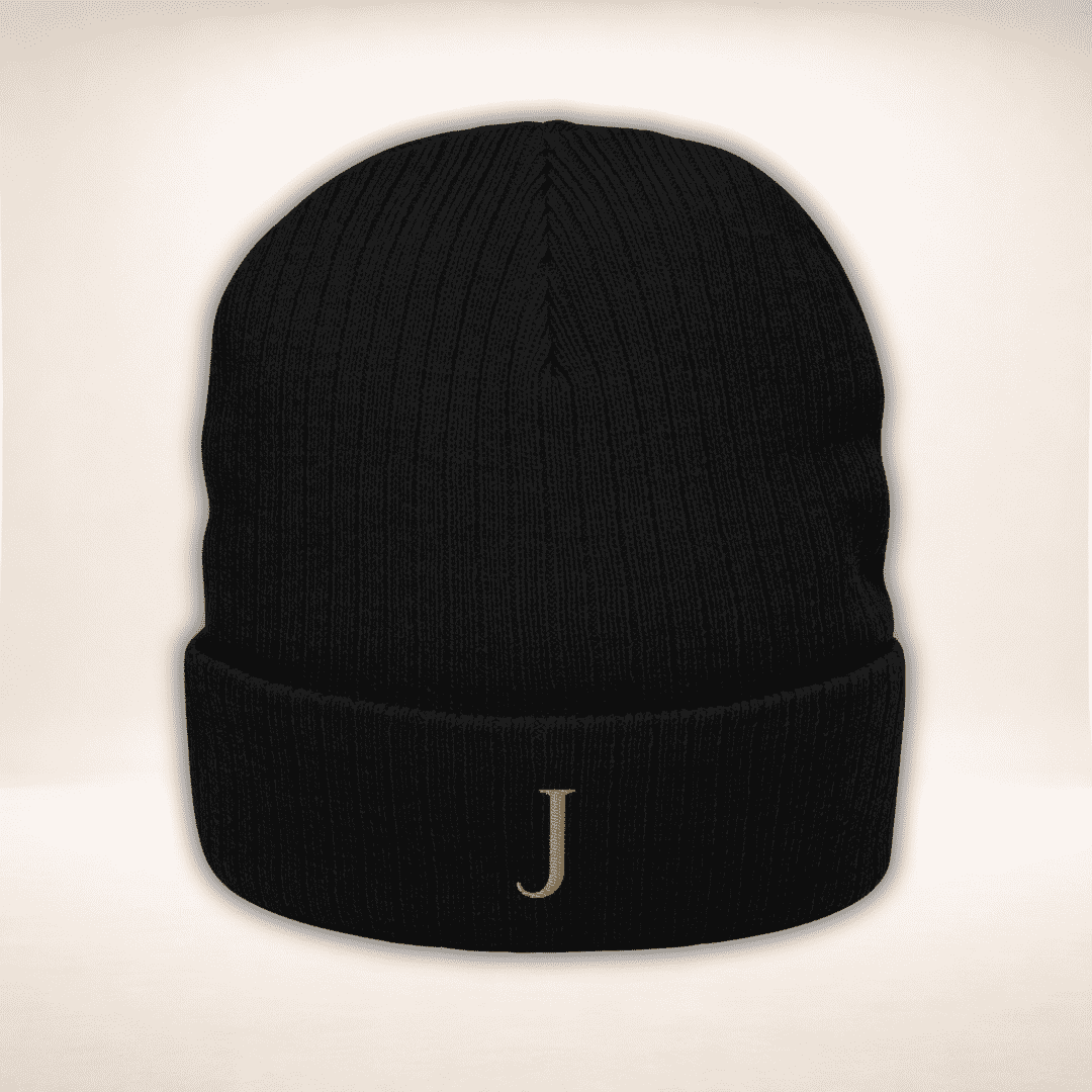 Club Juliet Mütze in Schwarz mit goldfarbenem J