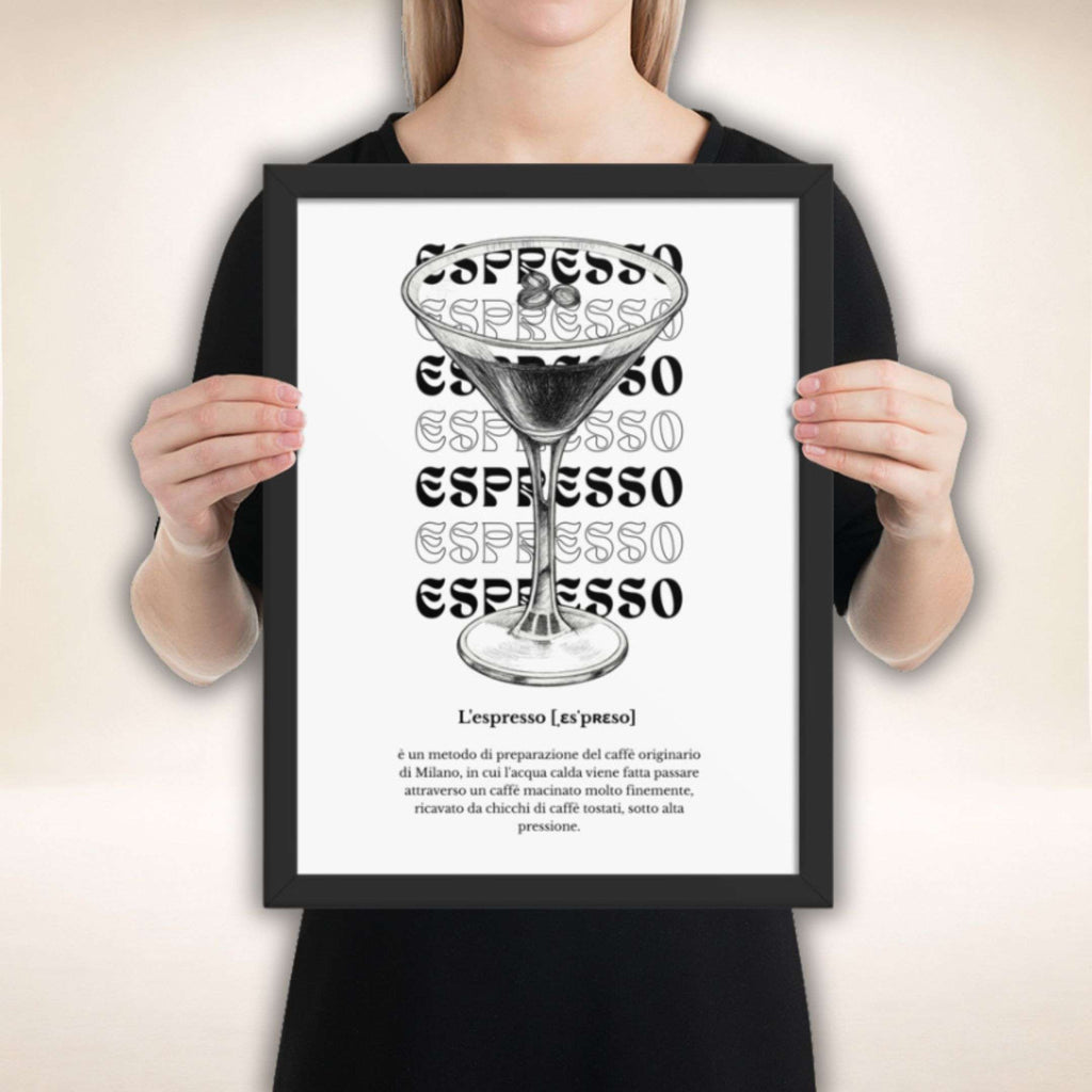 ESPRESSO Poster im schwarzen Rahmen mit Espresso-Martini-Illustration und typografischem Motiv