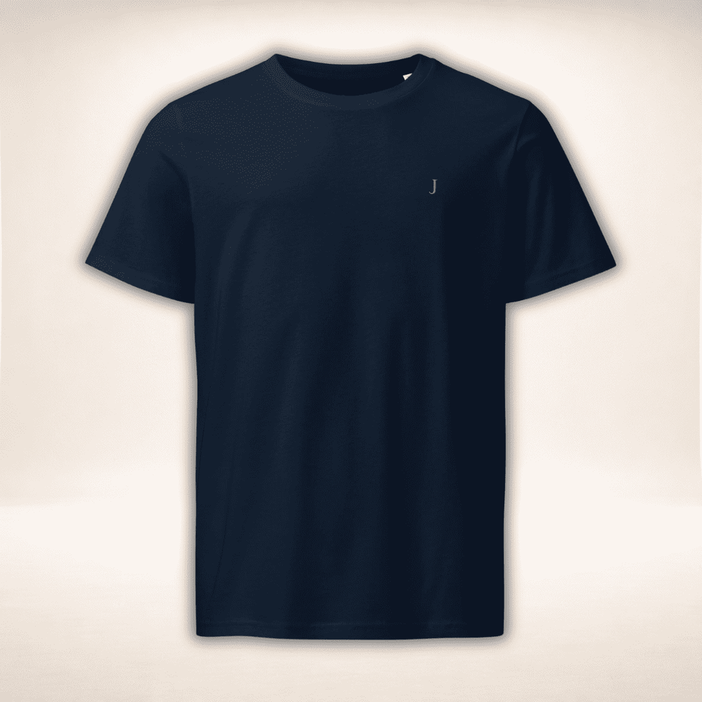 Club Juliet Bio T-Shirt in Navy mit kleinem goldfarbenem J